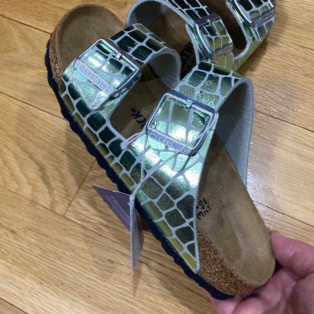 Birkenstock Arizona Gator Gleam Green SilverTwo strapped Womens shoes.Leather